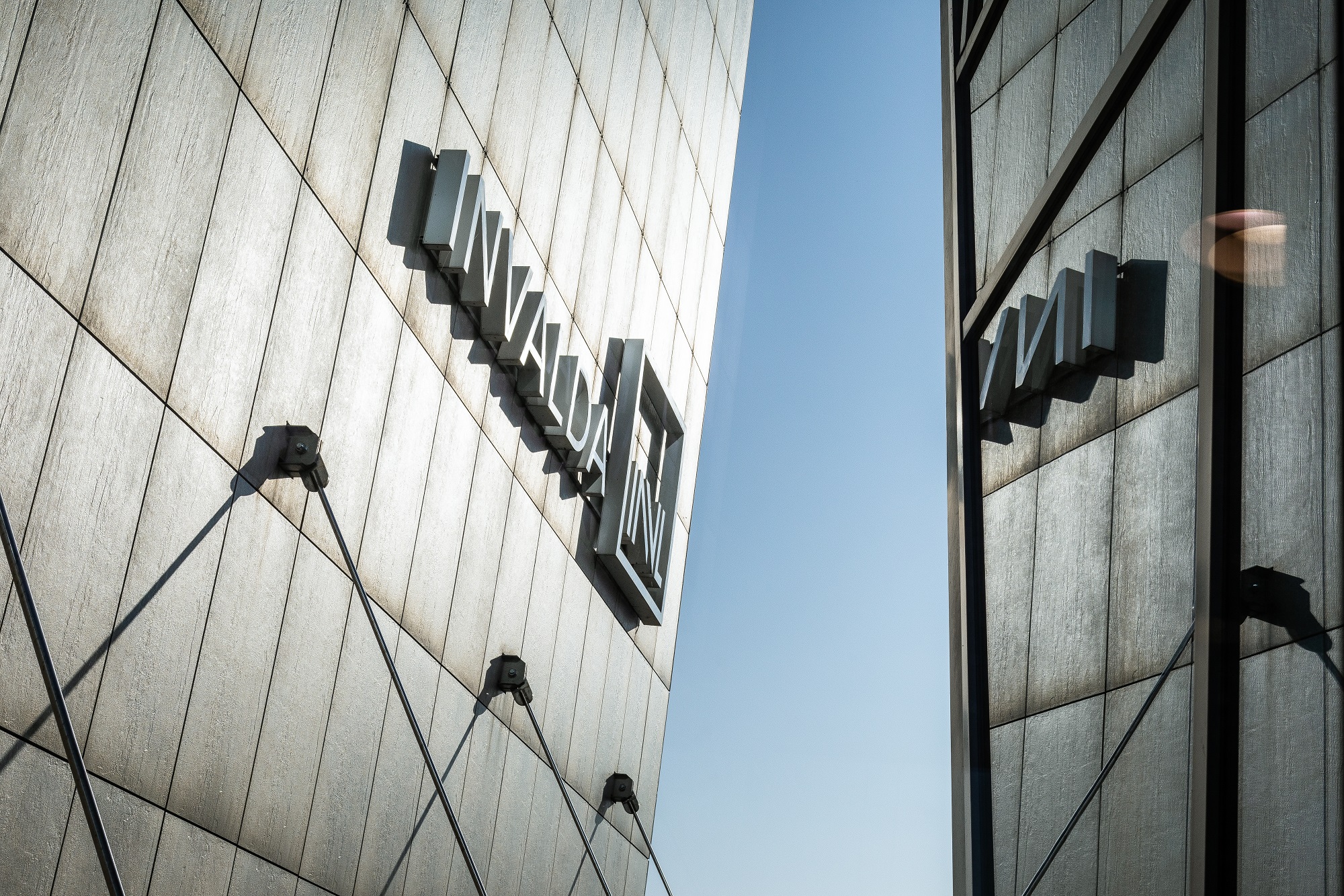 „Invalda INVL“ pirmojo pusmečio grynasis pelnas išaugo 1,5 karto iki 18 mln. eurų, nuosavas kapitalas – 27,4 proc. iki 225,9 mln. eurų